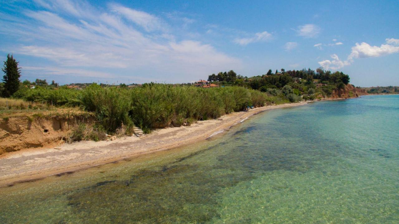 Magnificent Seascape Villa On A Secluded Beach Nea Moudania Bagian luar foto