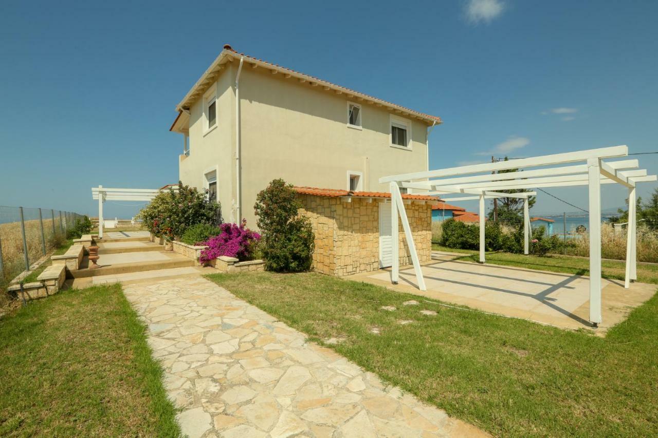 Magnificent Seascape Villa On A Secluded Beach Nea Moudania Bagian luar foto