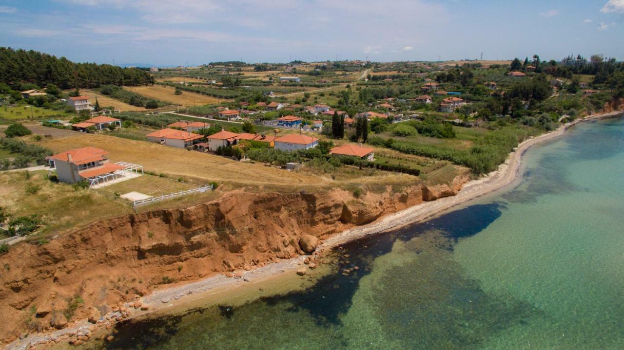 Magnificent Seascape Villa On A Secluded Beach Nea Moudania Bagian luar foto