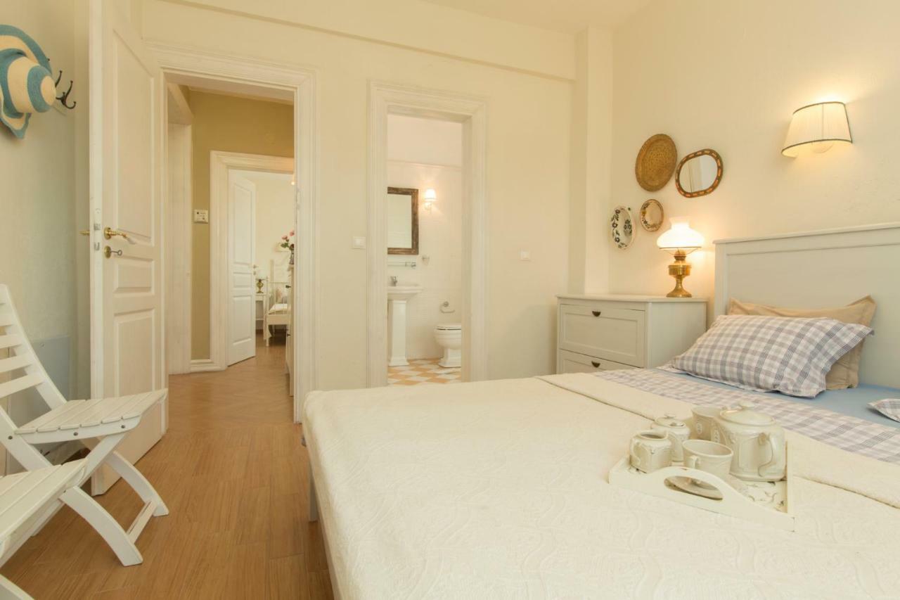 Magnificent Seascape Villa On A Secluded Beach Nea Moudania Bagian luar foto
