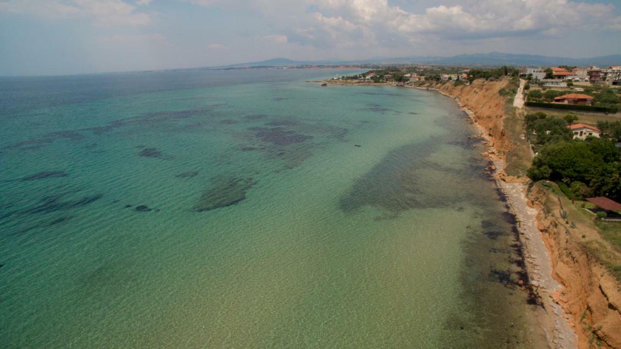 Magnificent Seascape Villa On A Secluded Beach Nea Moudania Bagian luar foto